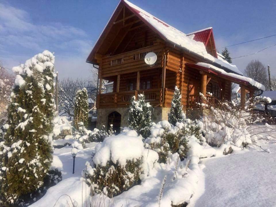 Медовий 보로크타 외부 사진